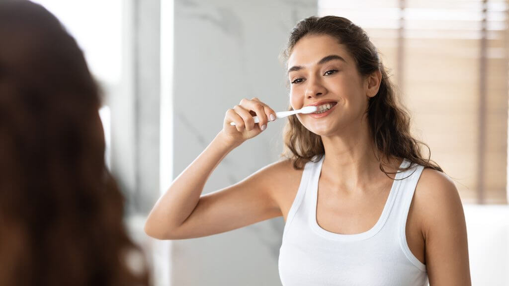 Mistakes People Make When Brushing Their Teeth
