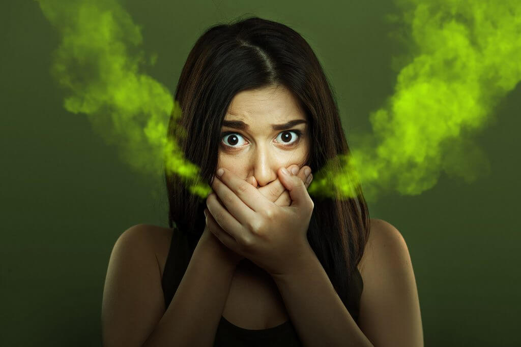 5 Easy Ways To Prevent And Treat Bad Breath